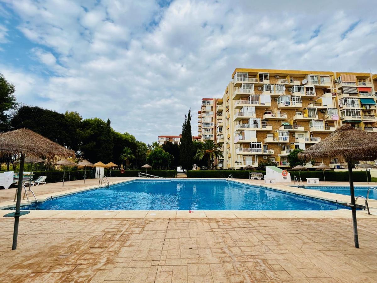 A 10 Min De La Playa Y Con Excelentes Zonas Comunes Appartement Benalmádena Buitenkant foto